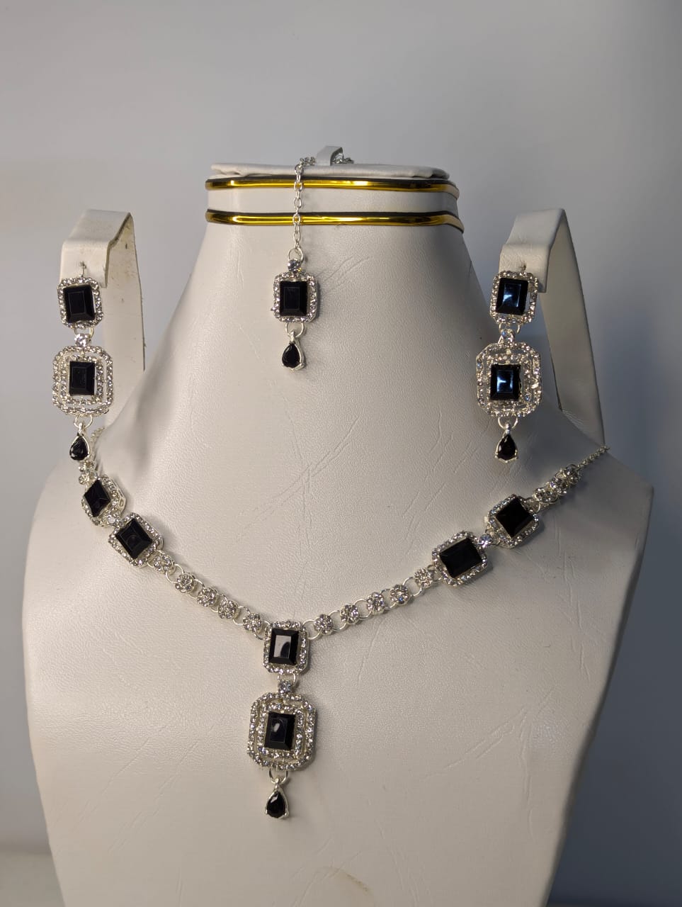 4 Pcs Luxury Silver Necklace Set with Earrings and bindi