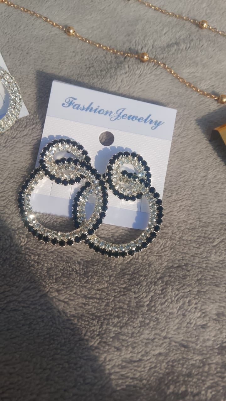 PACK OF 4 EARRINGS (B2.S2)