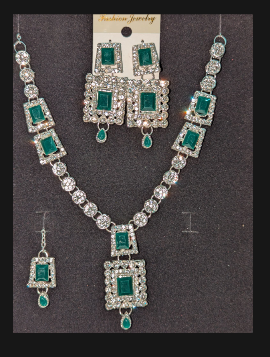 4 Pcs Luxury Silver Necklace Set with Earrings and bindi