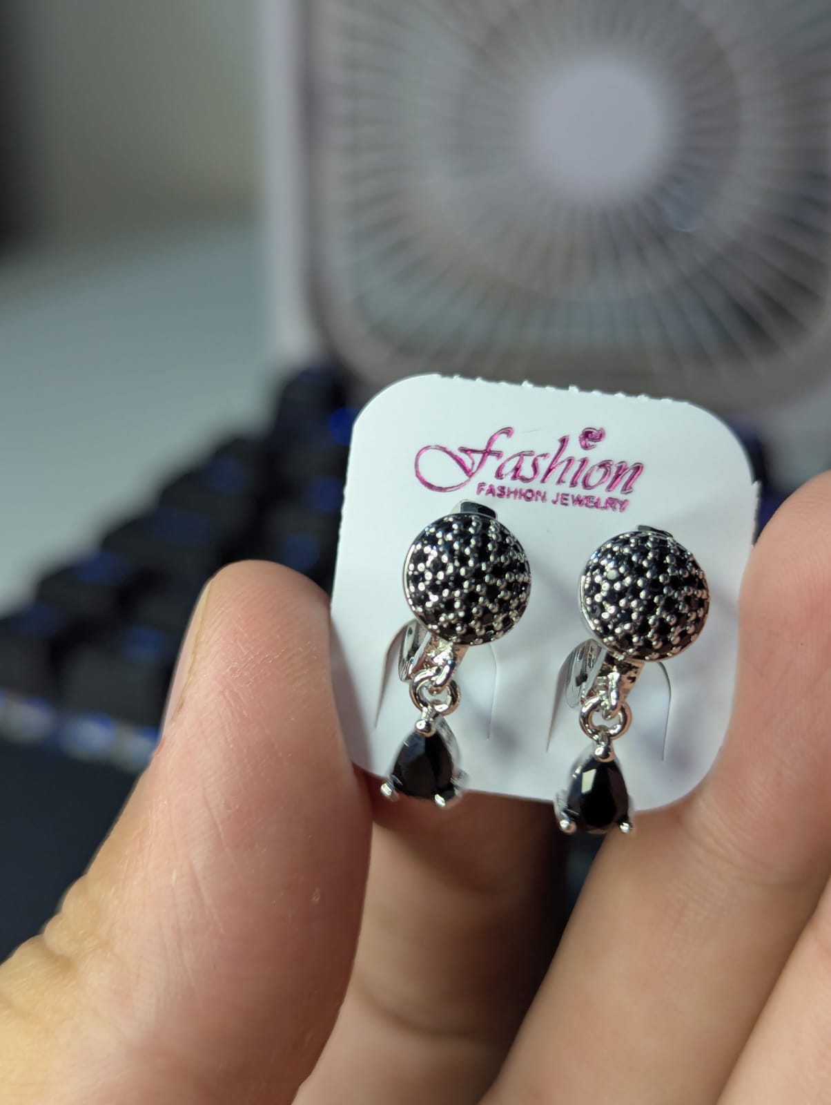 BLACK STUD EARRINGS