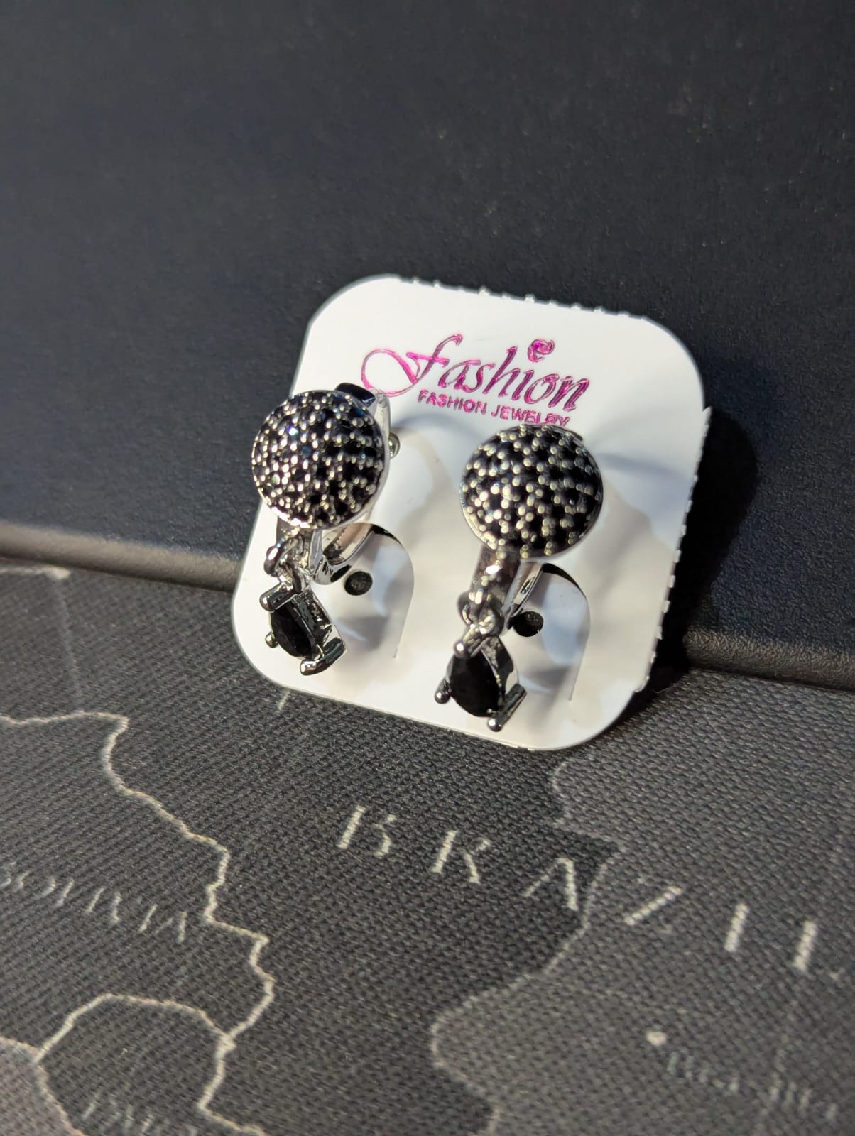 BLACK STUD EARRINGS