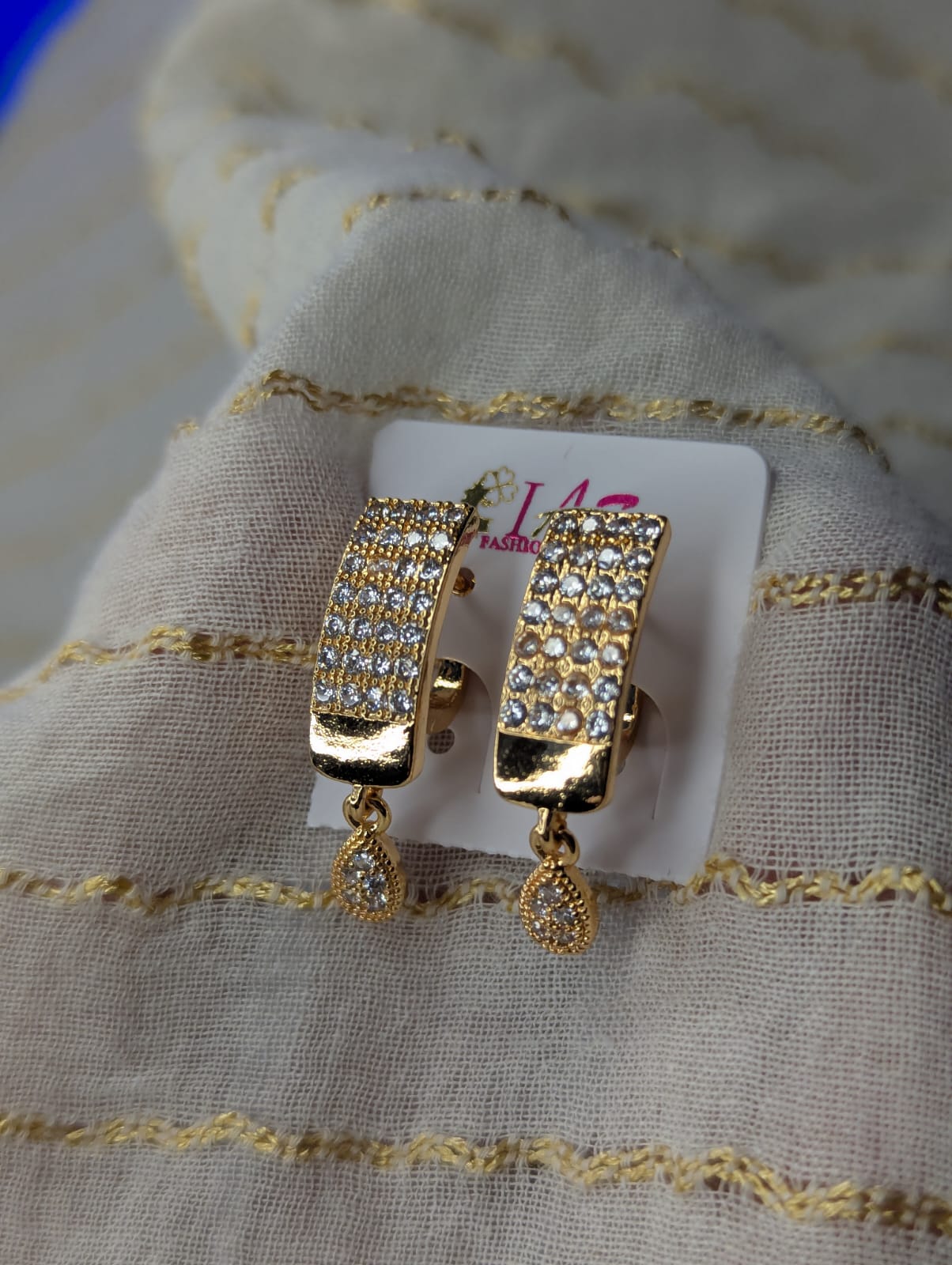 S-GOLD STUD EARRINGS