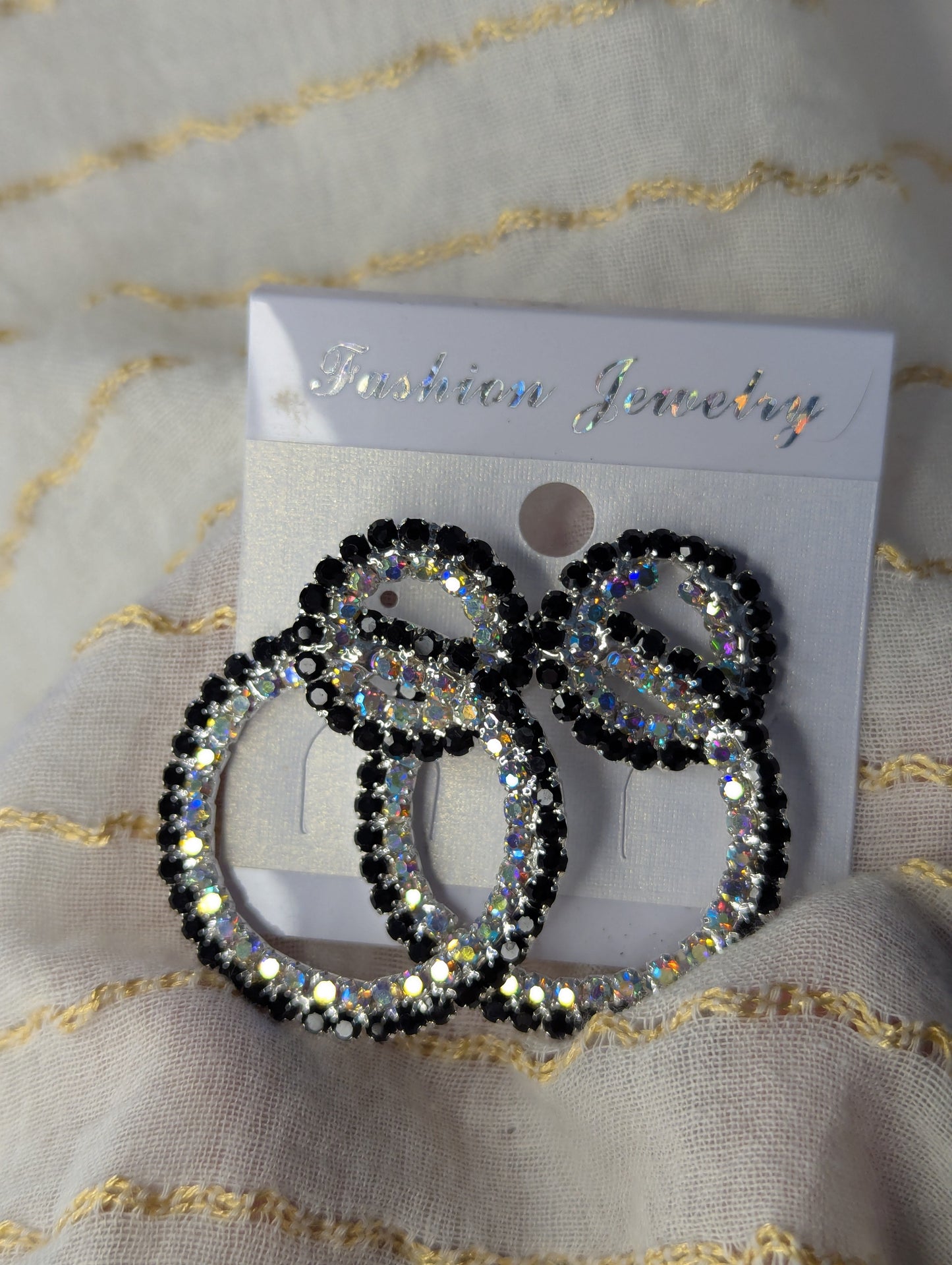 BLACK ROUND EARRINGS