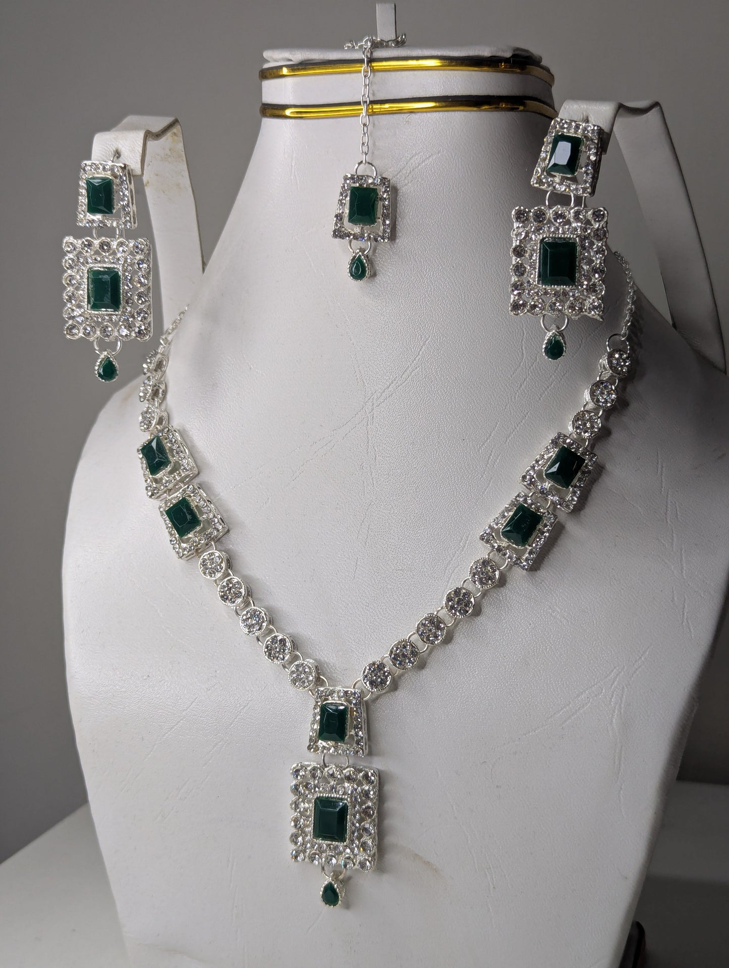 Luxury Green Necklace Set with Earrings & bindi
