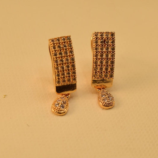 S-GOLD STUD EARRINGS