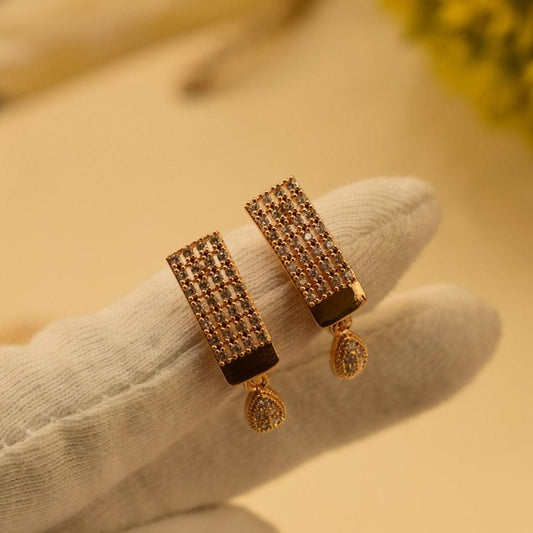 S-GOLD STUD EARRINGS