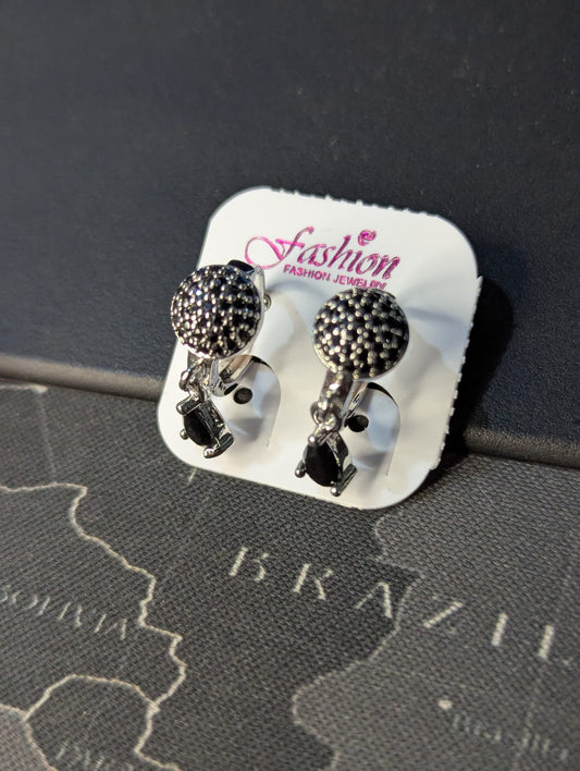 BLACK STUD EARRINGS