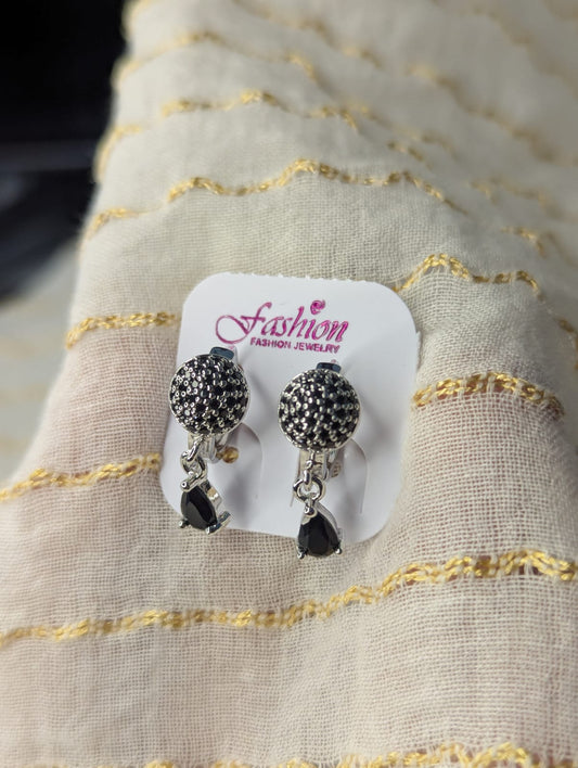 BLACK STUD EARRINGS