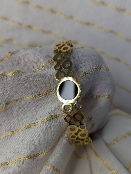 BLACK ROUND BRACELET